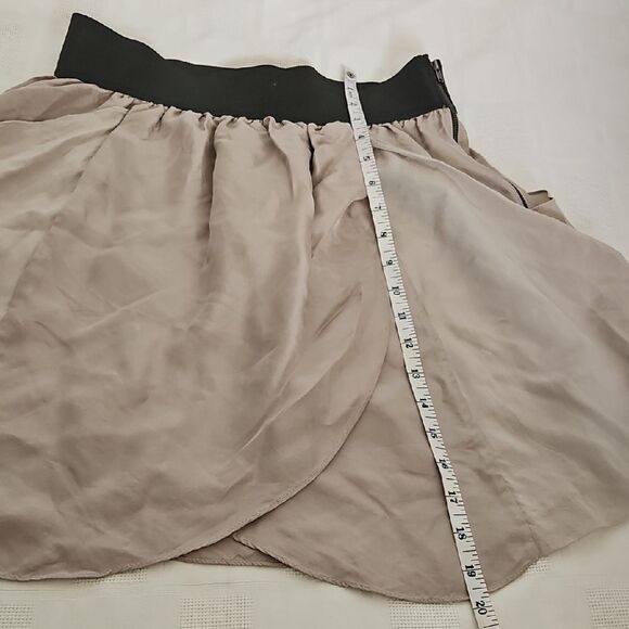 Wilfred Gray and Cream Silk Garment - Picture 8 of 16